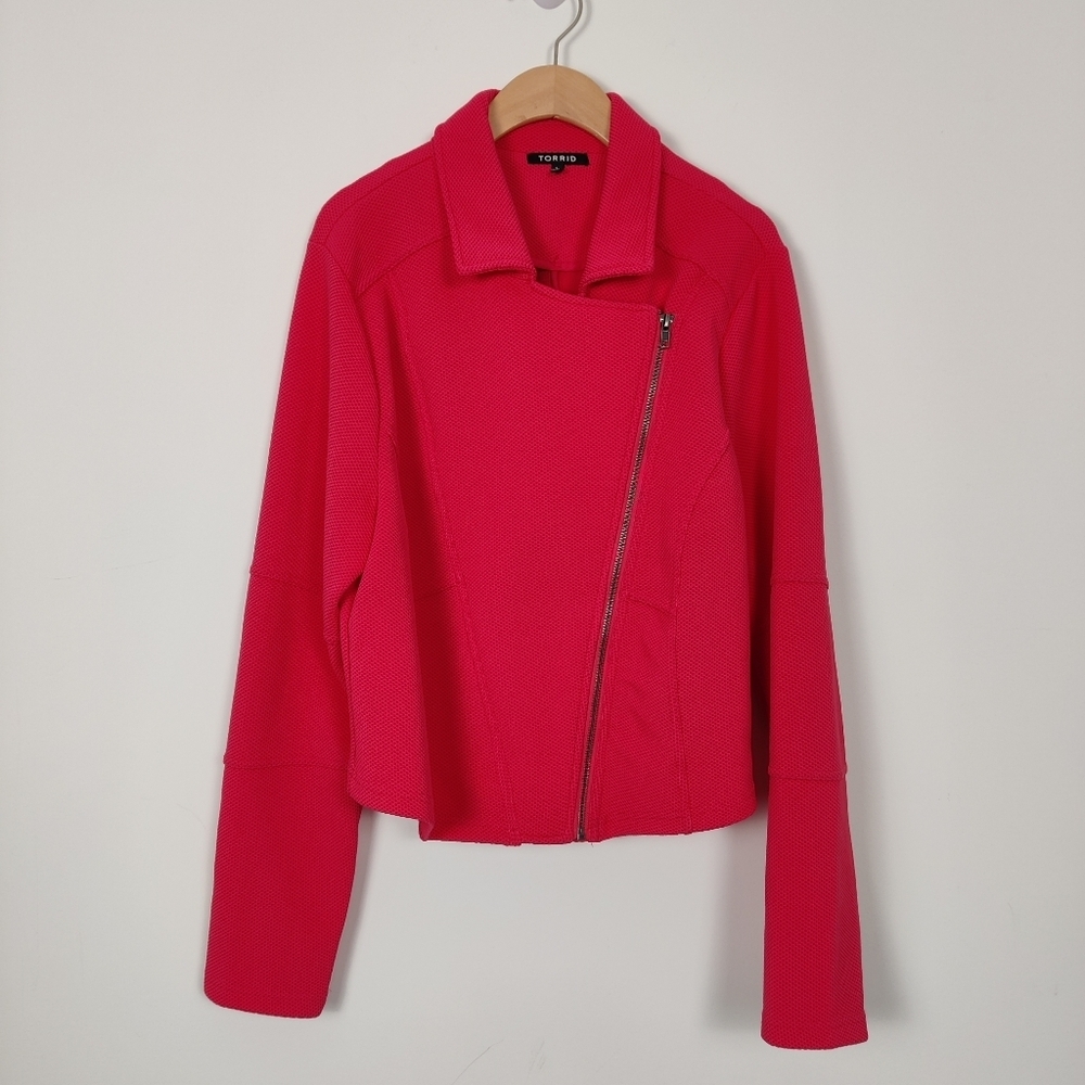 Torrid Women's Zip Up Jacket in Coral Red Size 1X Business Casual